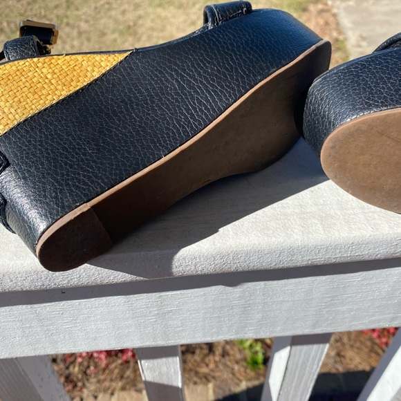 Tory Burch Wedge Sandals Size 7 - Picture 4 of 11